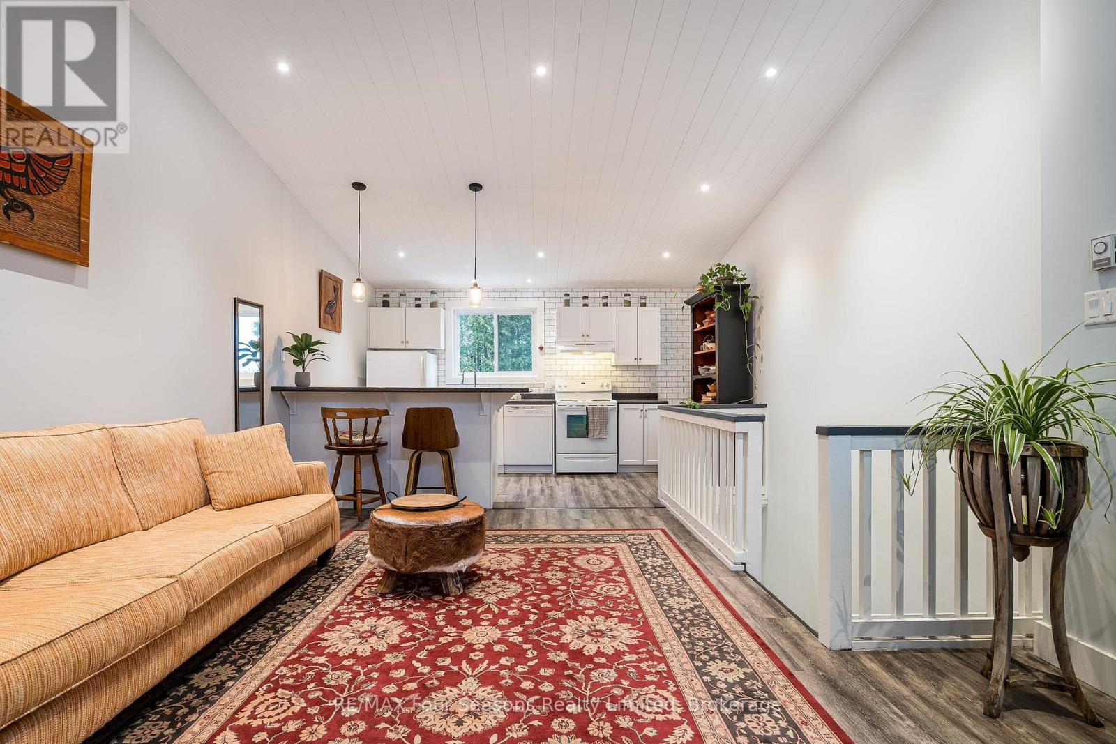 326 - 5 DAWSON DRIVE