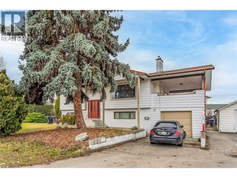 758 Josselyn Court Kelowna BC V1X6A4
