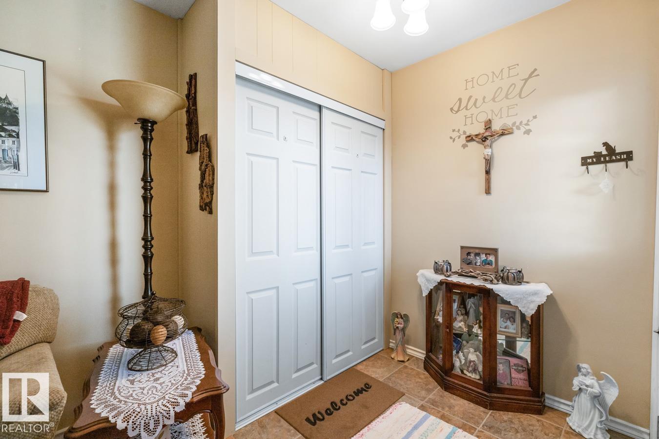 12232 83 ST NW
