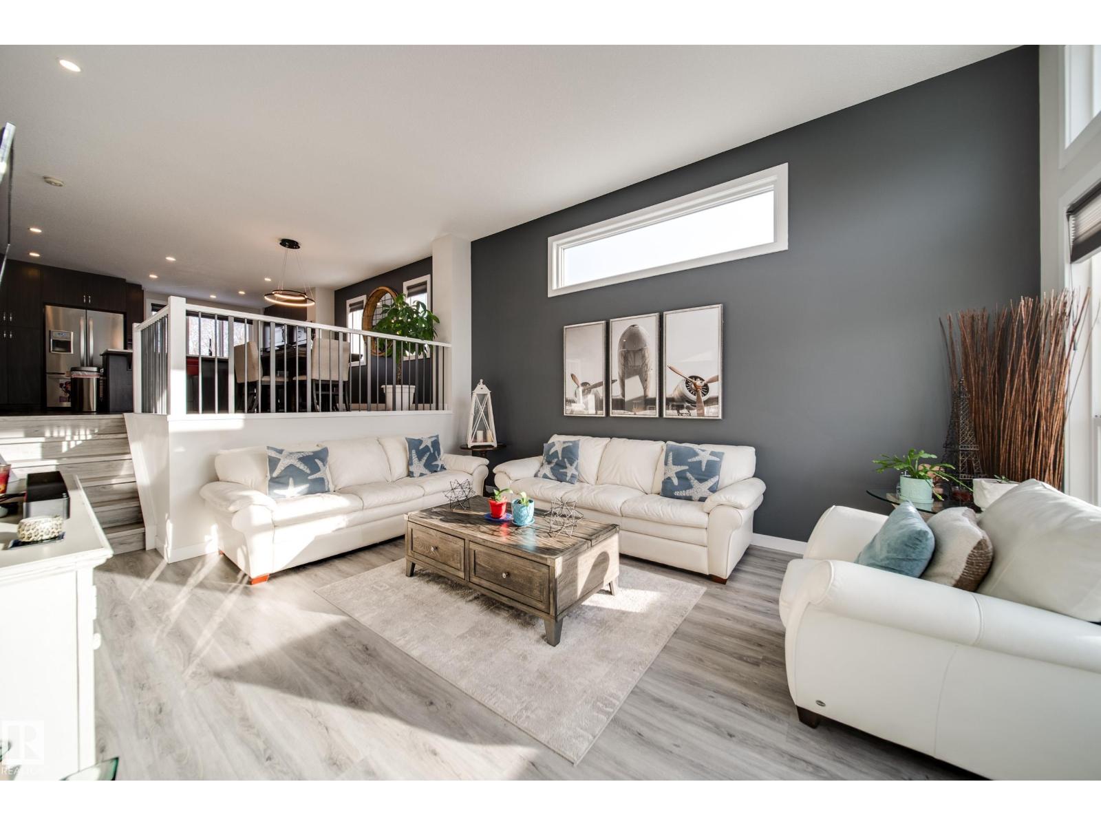 240 CHARLESWORTH DR SW SW