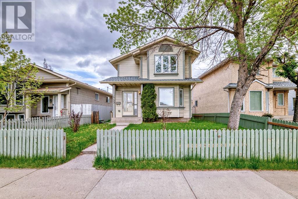946 Erin Woods Drive SE