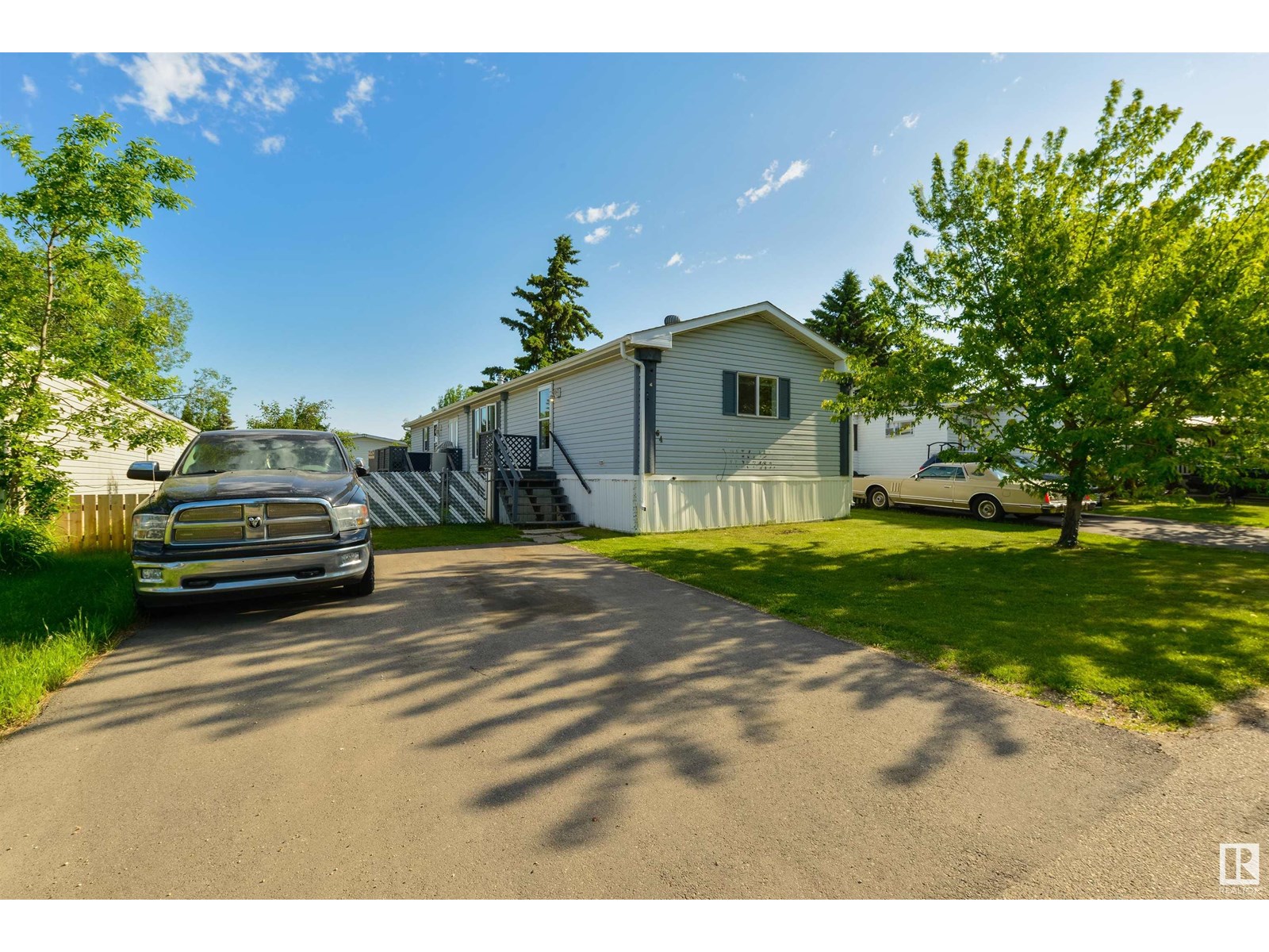 64 Rim RD NW