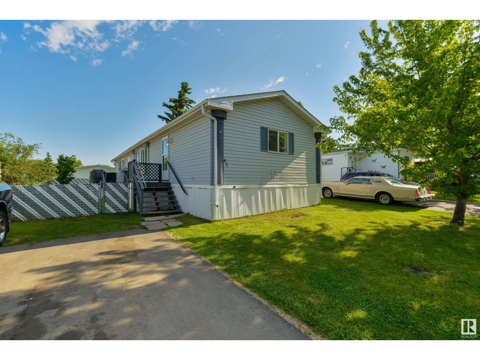 64 Rim RD NW