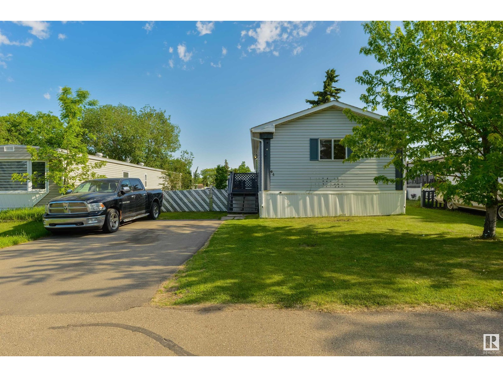 64 Rim RD NW