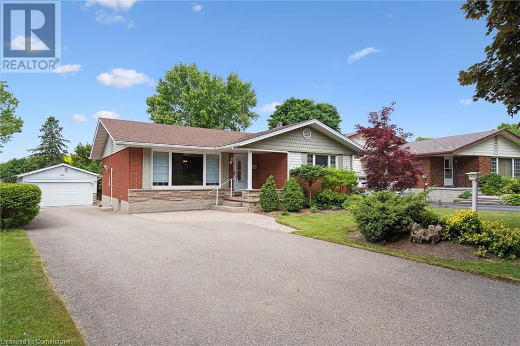 213 DIXIE Crescent