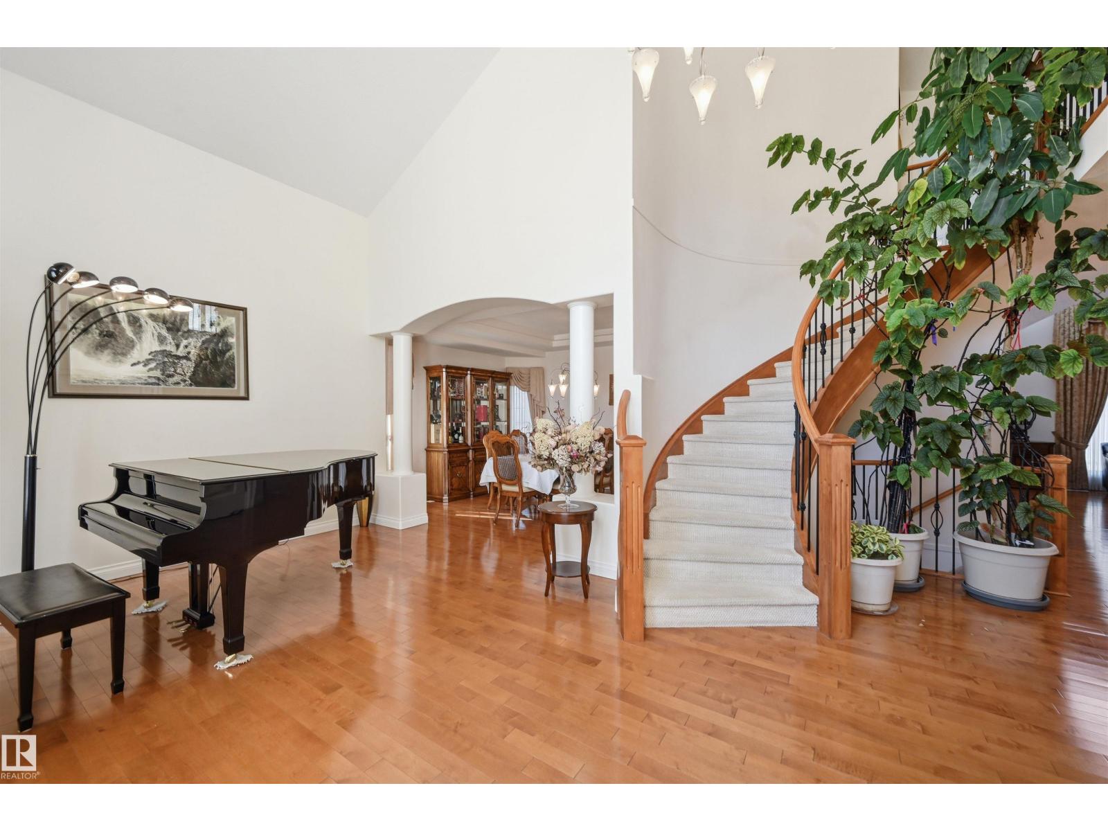 1198 HOLLANDS WY NW
