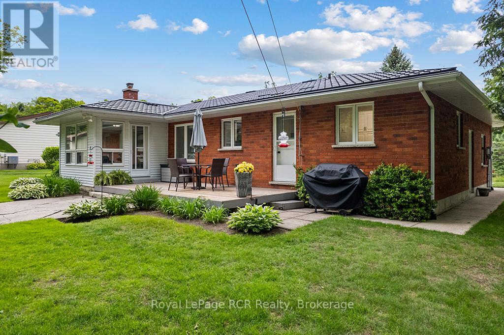 25 GRAHAM CRESCENT N