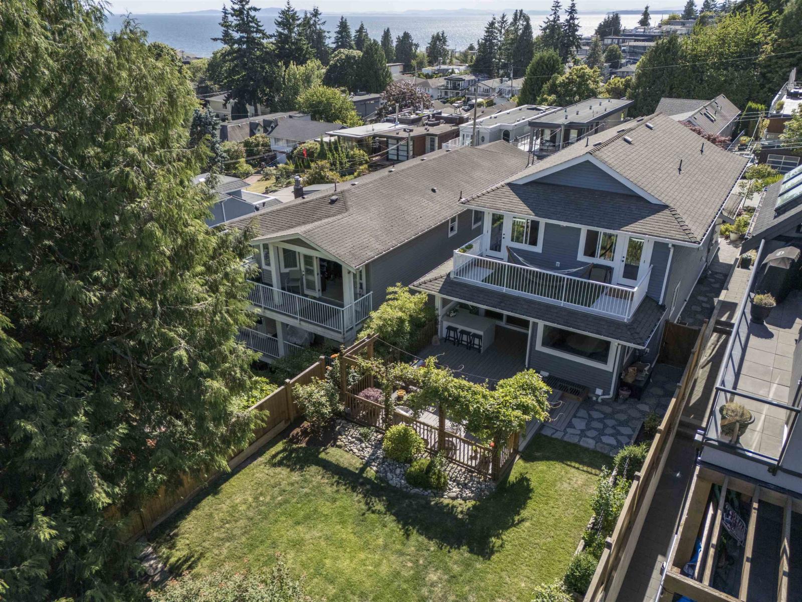 966 LEE STREET