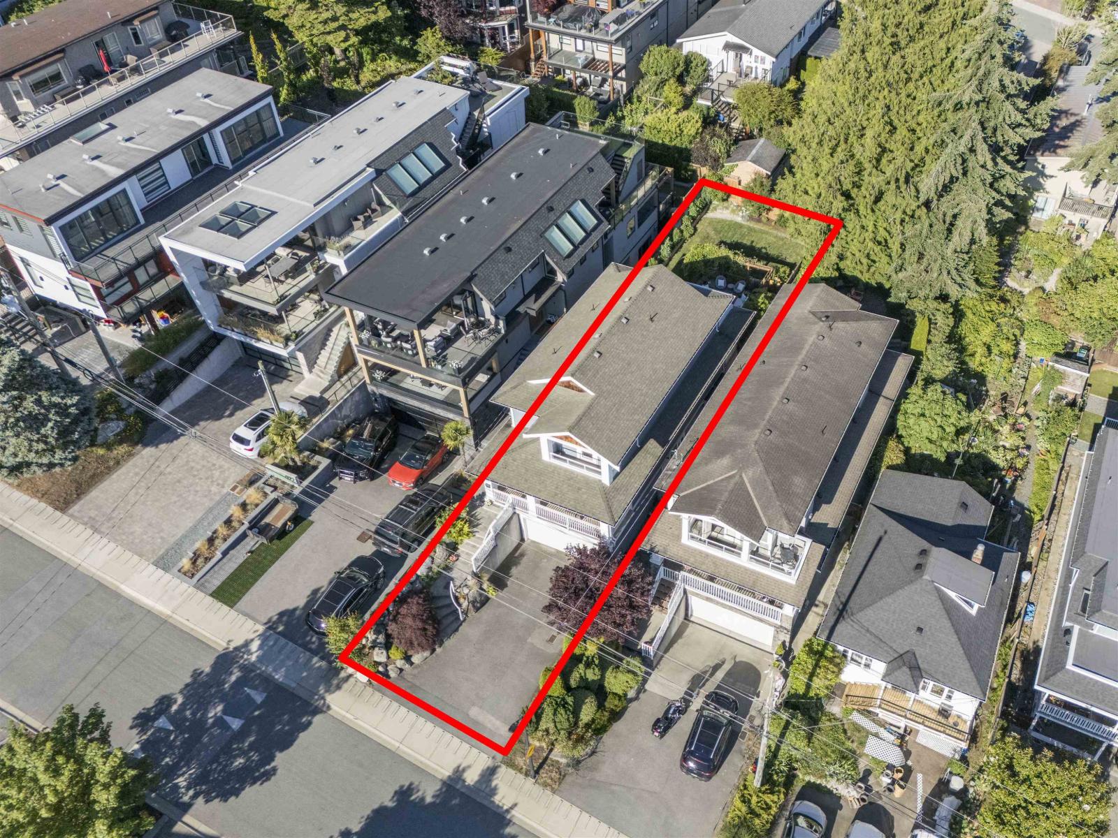 966 LEE STREET