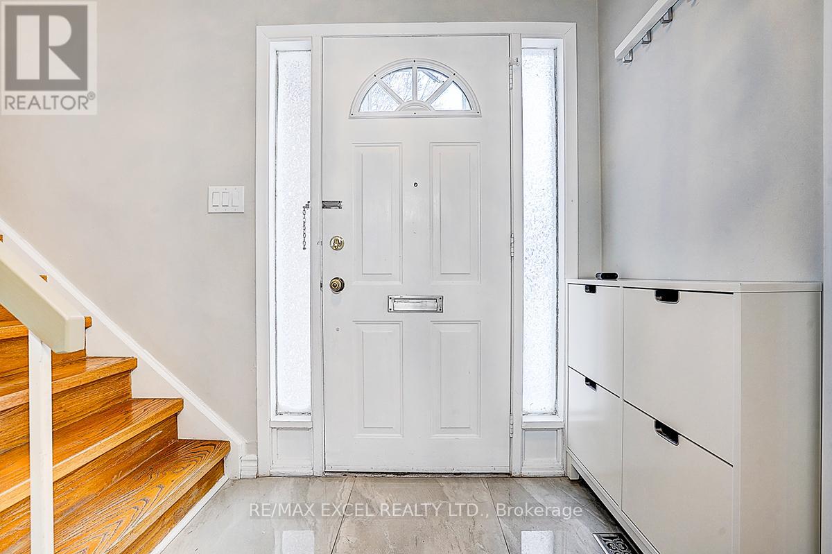 28 HOLSWORTHY CRESCENT