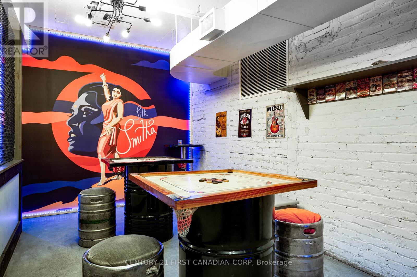 UNIT A - 117 CHRISTINA STREET N