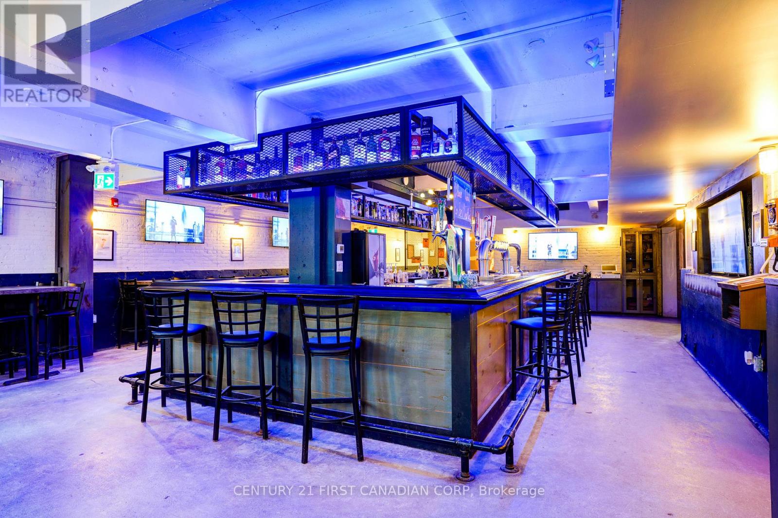 UNIT A - 117 CHRISTINA STREET N