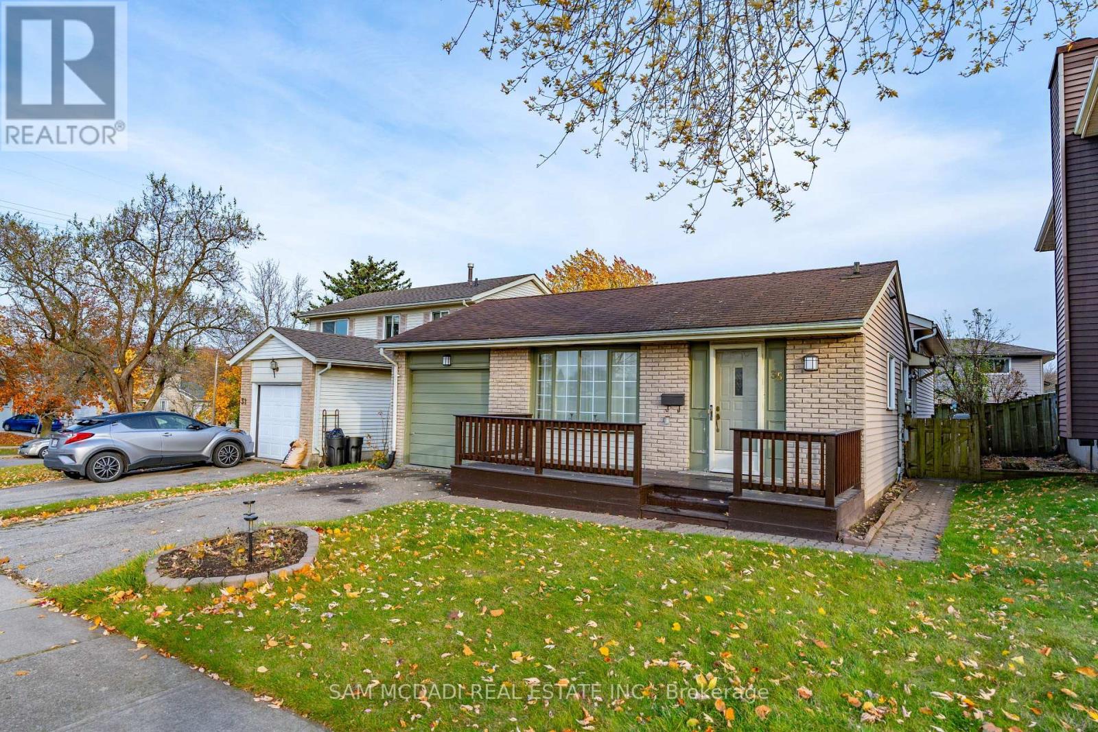 35 PARKLAND CRESCENT