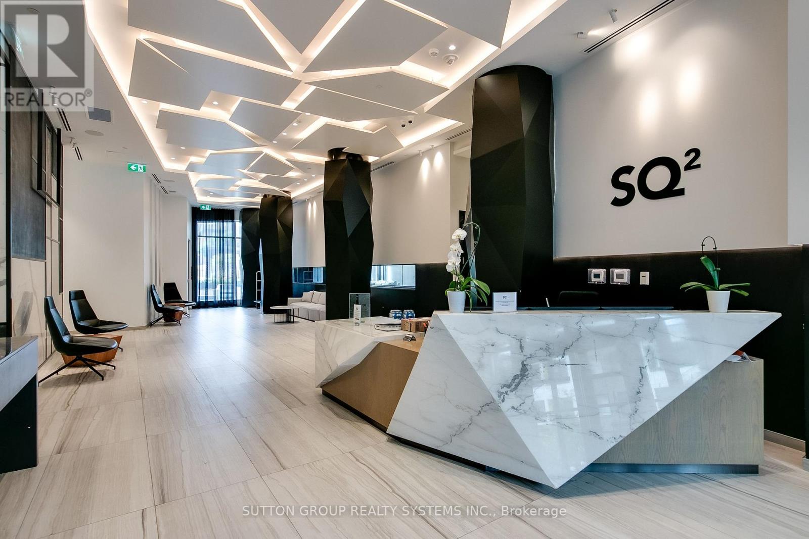 910 - 80 VANAULEY STREET