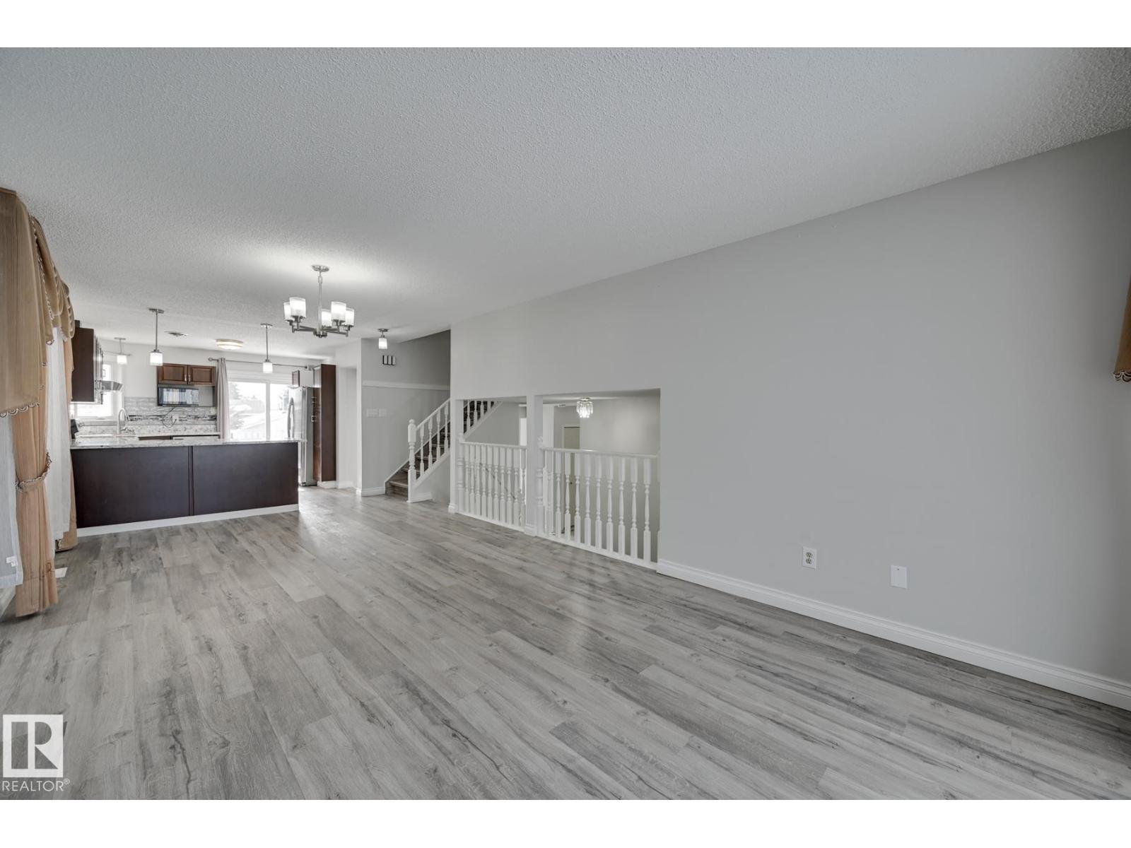 8507 152B AV NW