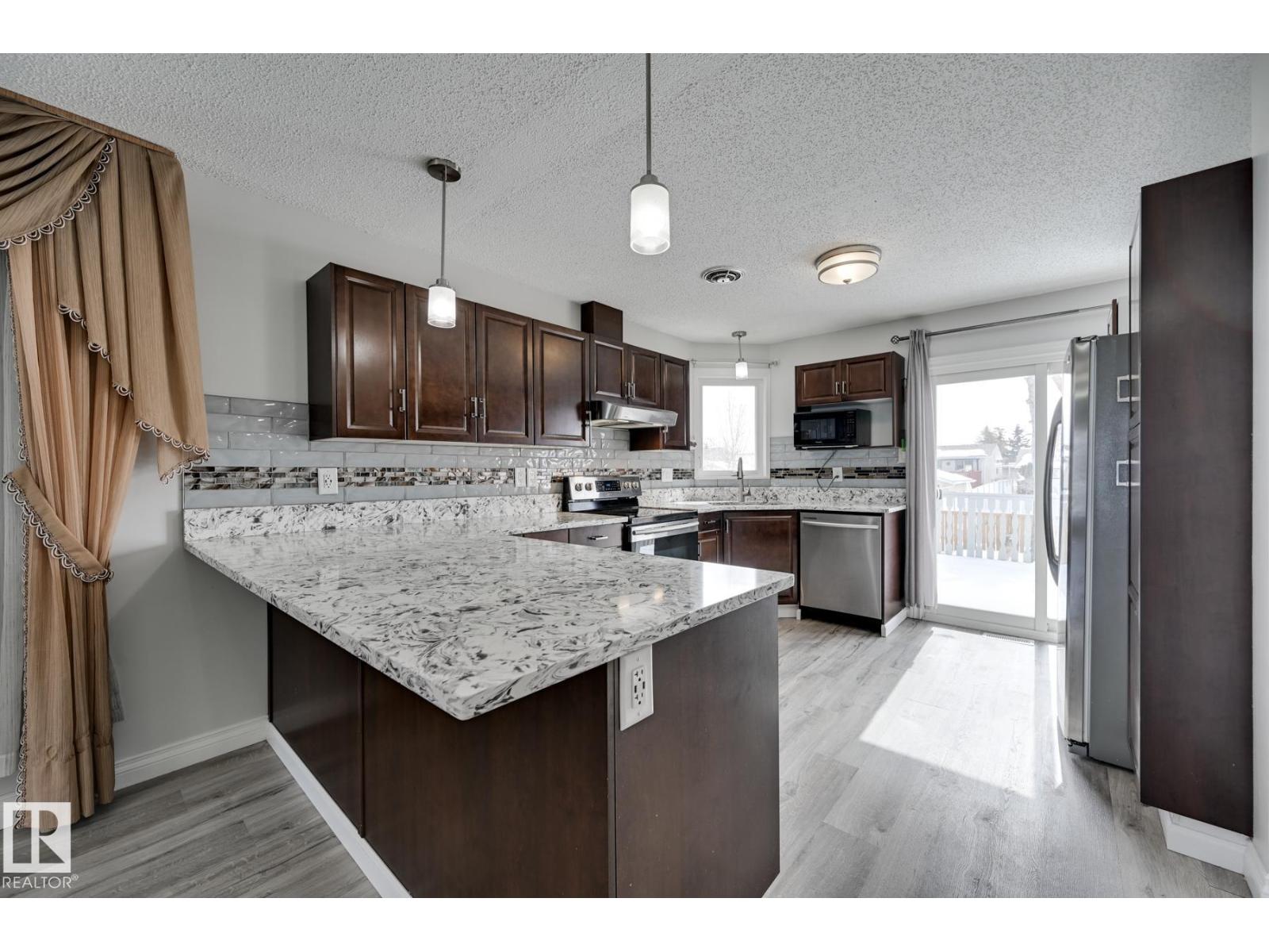 8507 152B AV NW