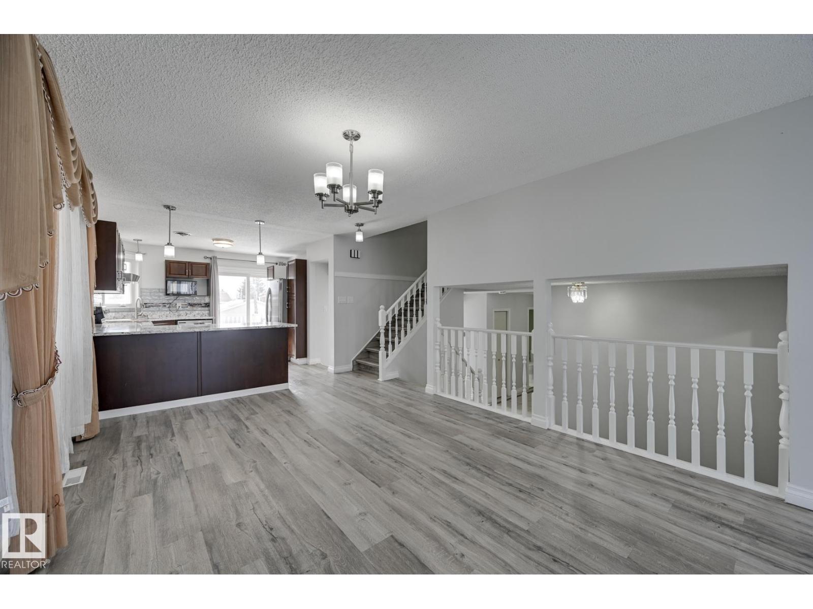 8507 152B AV NW