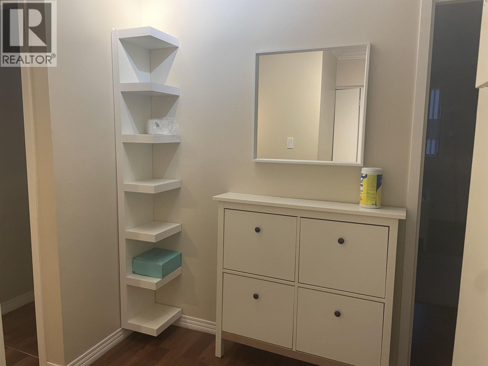 107 466 E EIGHTH AVENUE