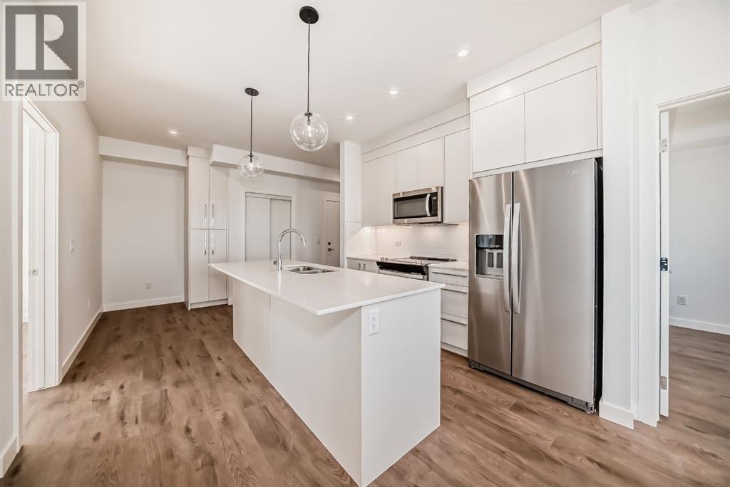 2205, 395 Skyview Parkway NE