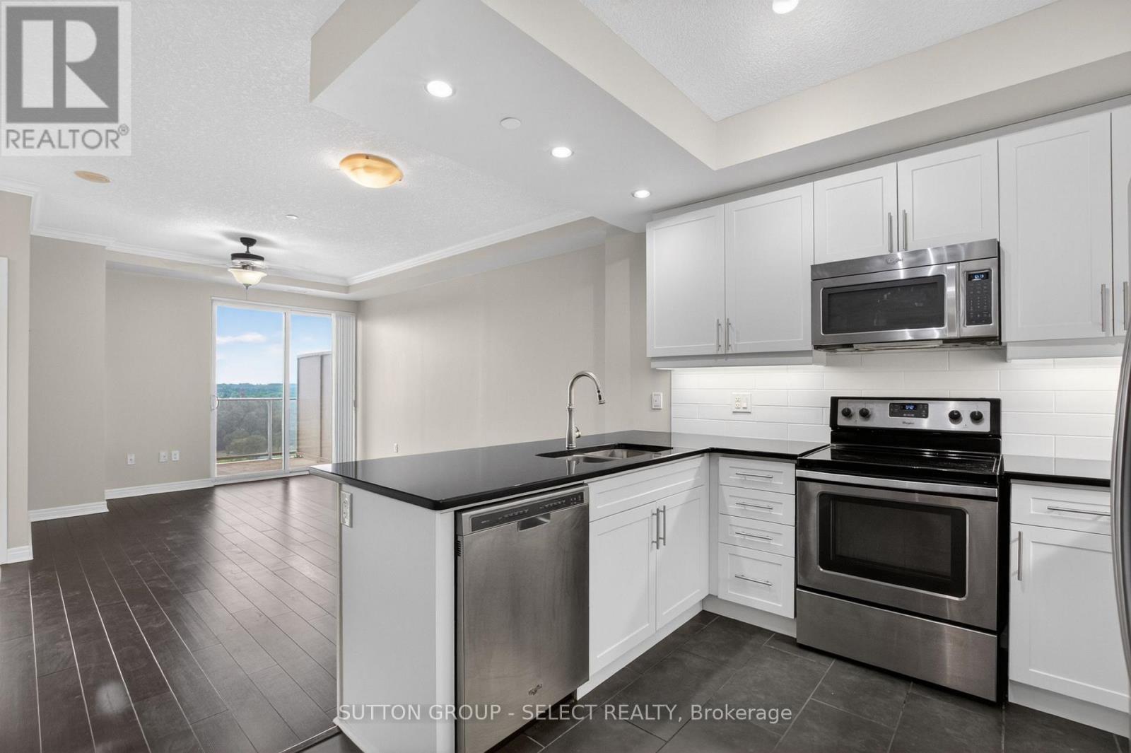 1705 - 330 RIDOUT STREET N