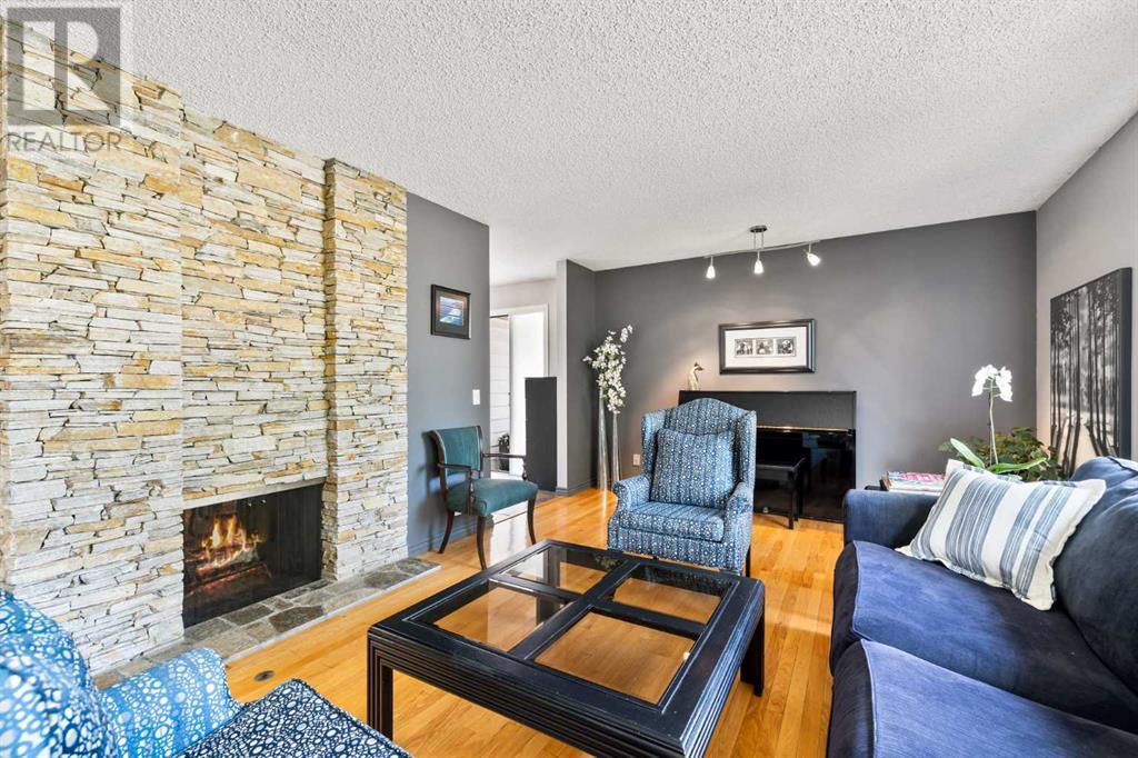 232 Deer Run Close SE