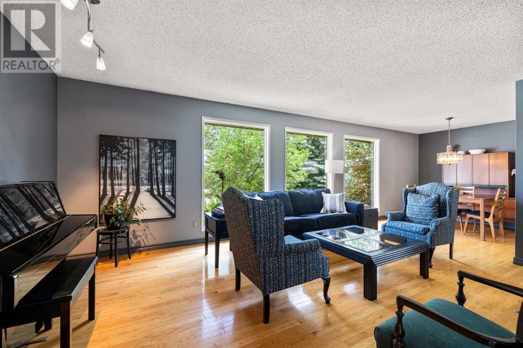 232 Deer Run Close SE