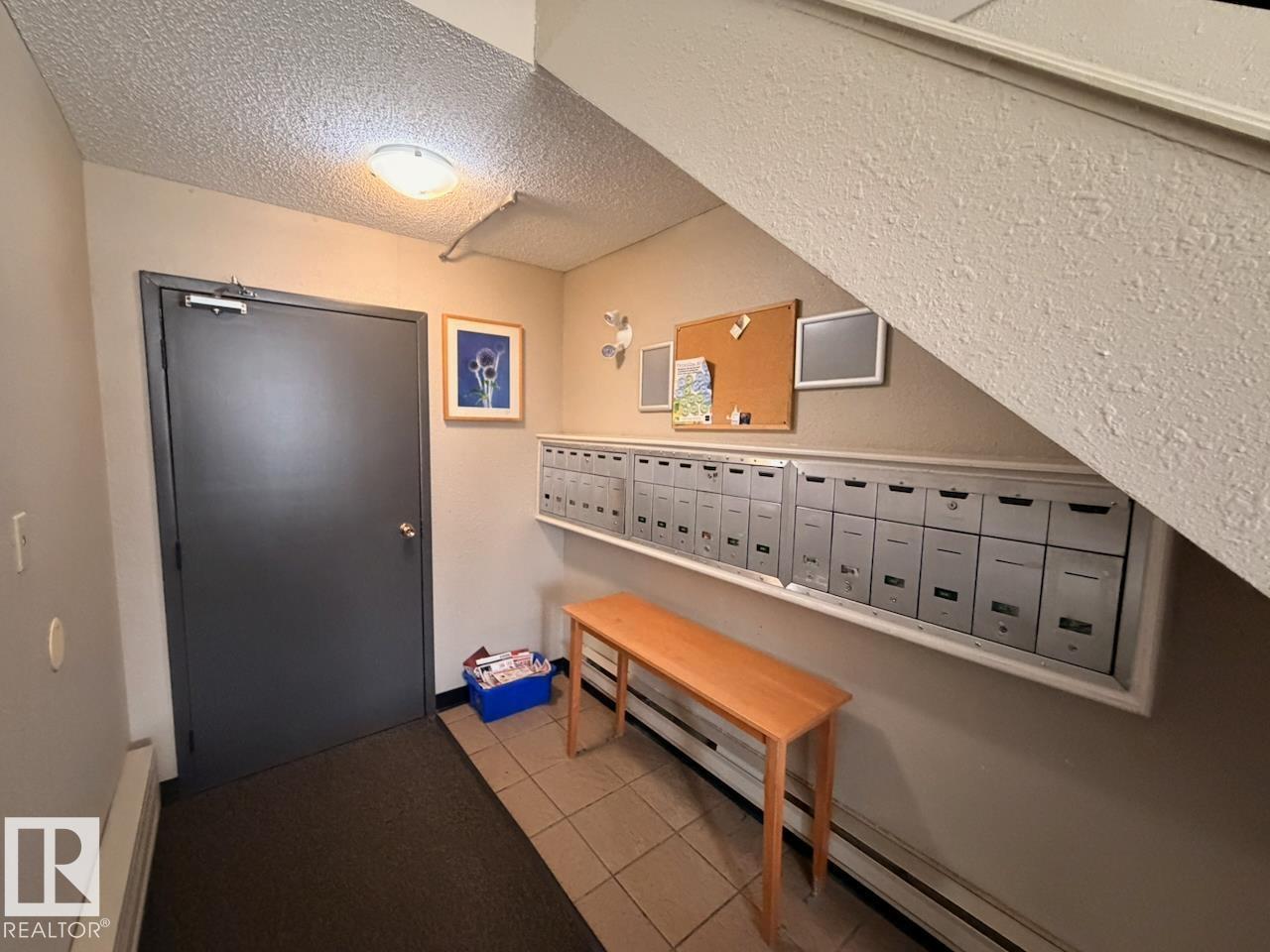 #105 10604 110 AV NW