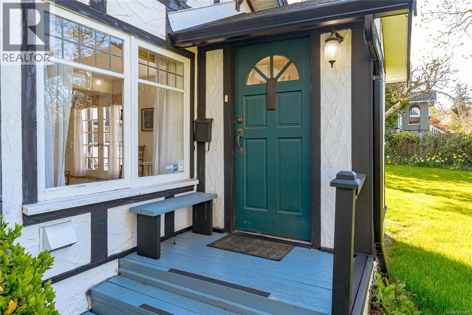 3777 Craigmillar Ave