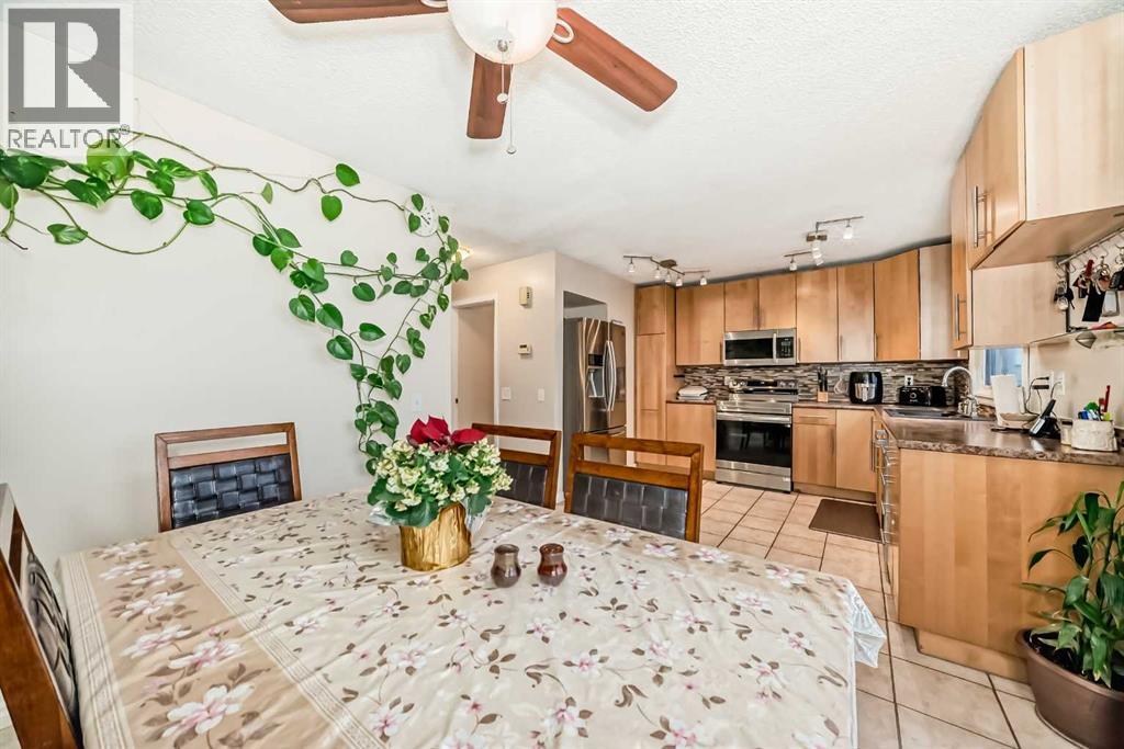 562 Strathcona Drive SW