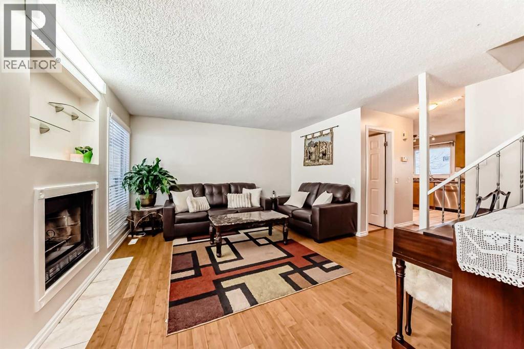 562 Strathcona Drive SW