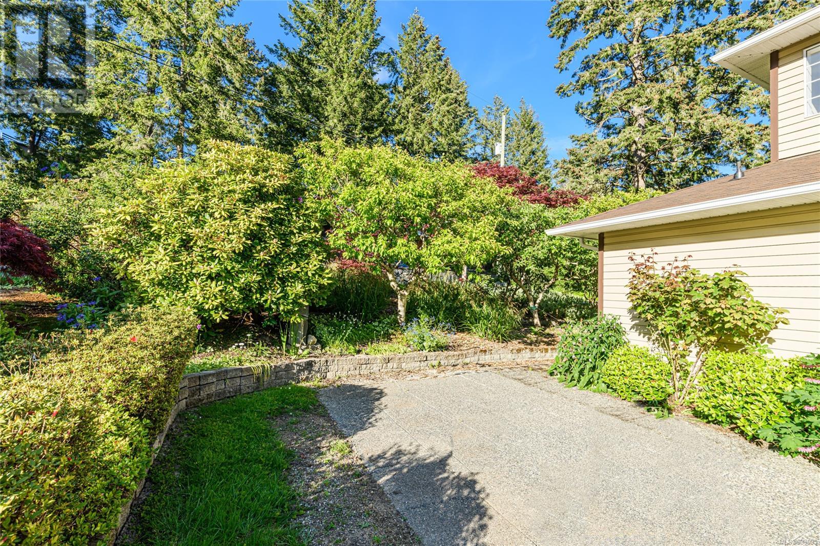 3 124 Valhalla Rd
