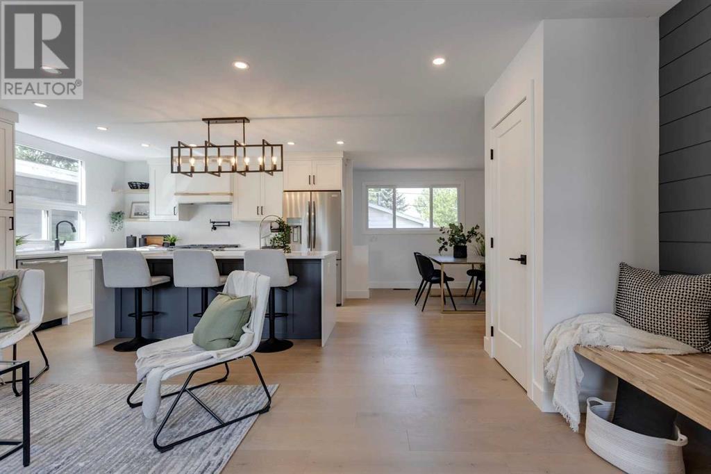 5328 La Salle Crescent SW