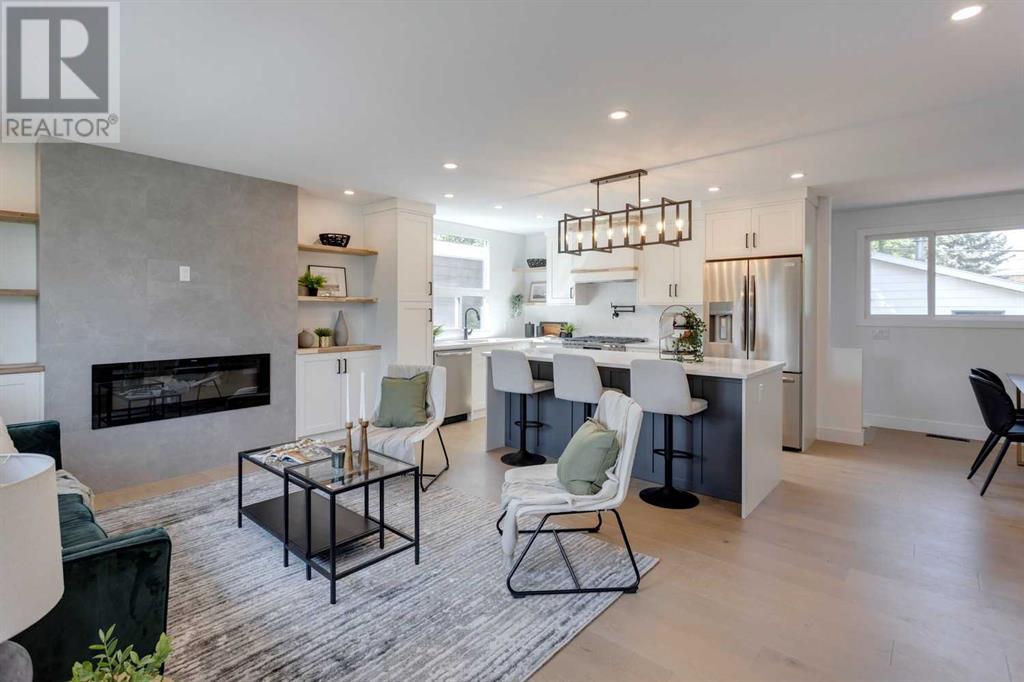5328 La Salle Crescent SW