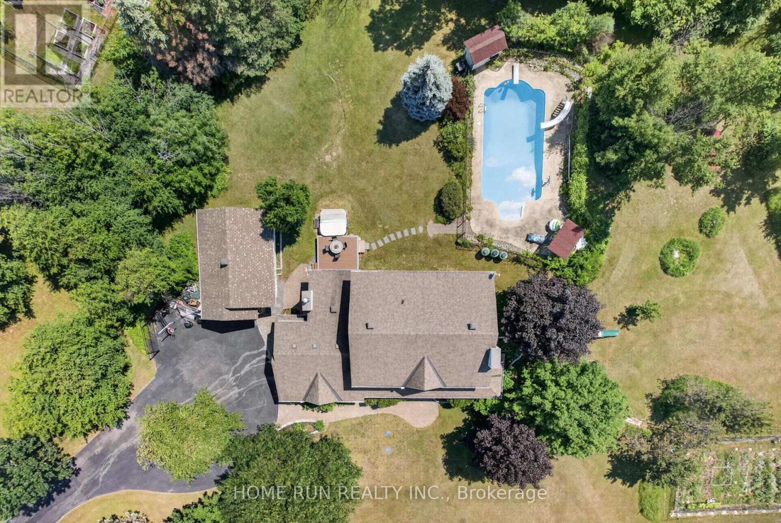 112 KERSCOTT HEIGHTS WAY