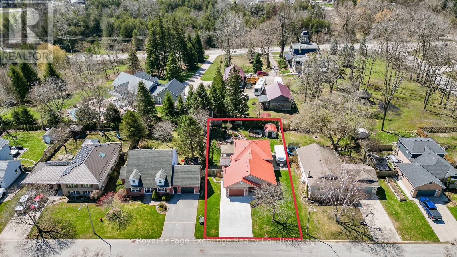 524 LYNDEN CRESCENT