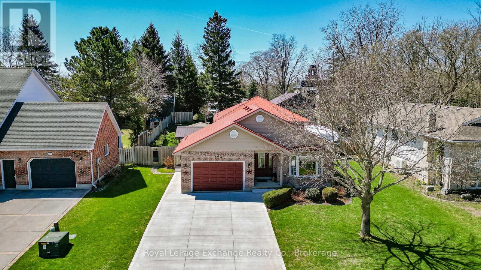 524 LYNDEN CRESCENT