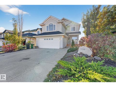 3327 32 AV NW Edmonton AB T6T1X7