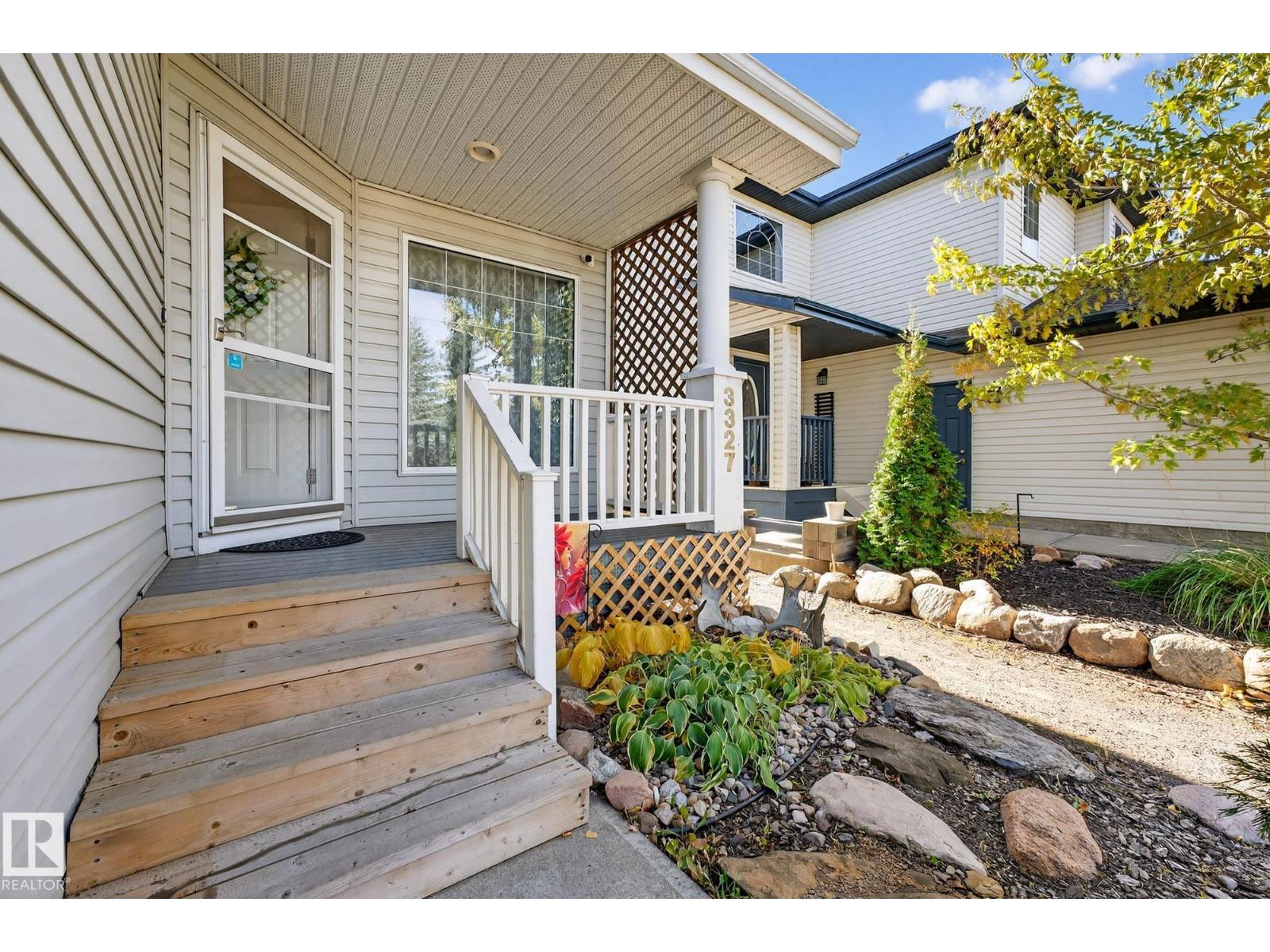 3327 32 AV NW