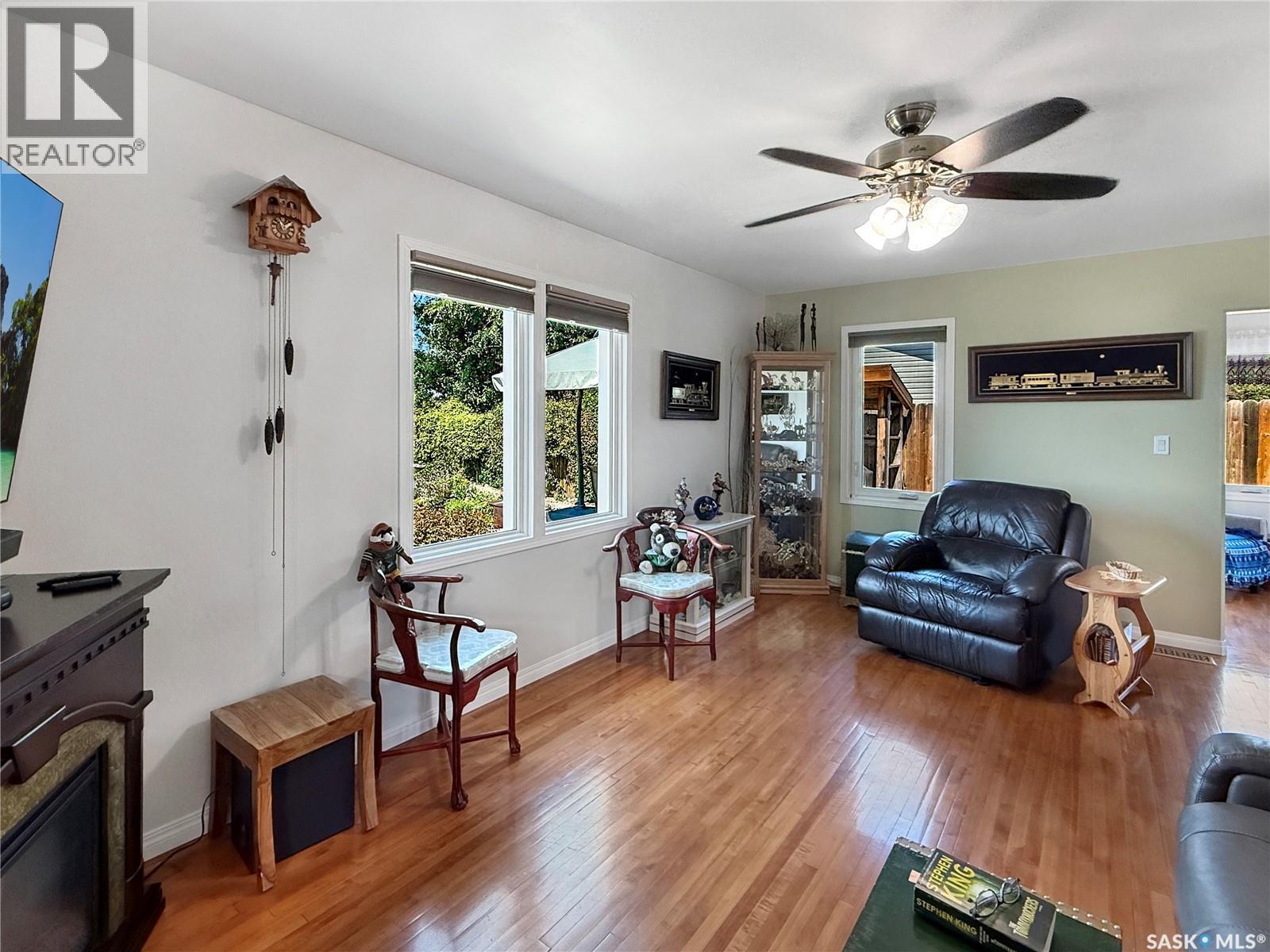 5 Summerfield DRIVE W