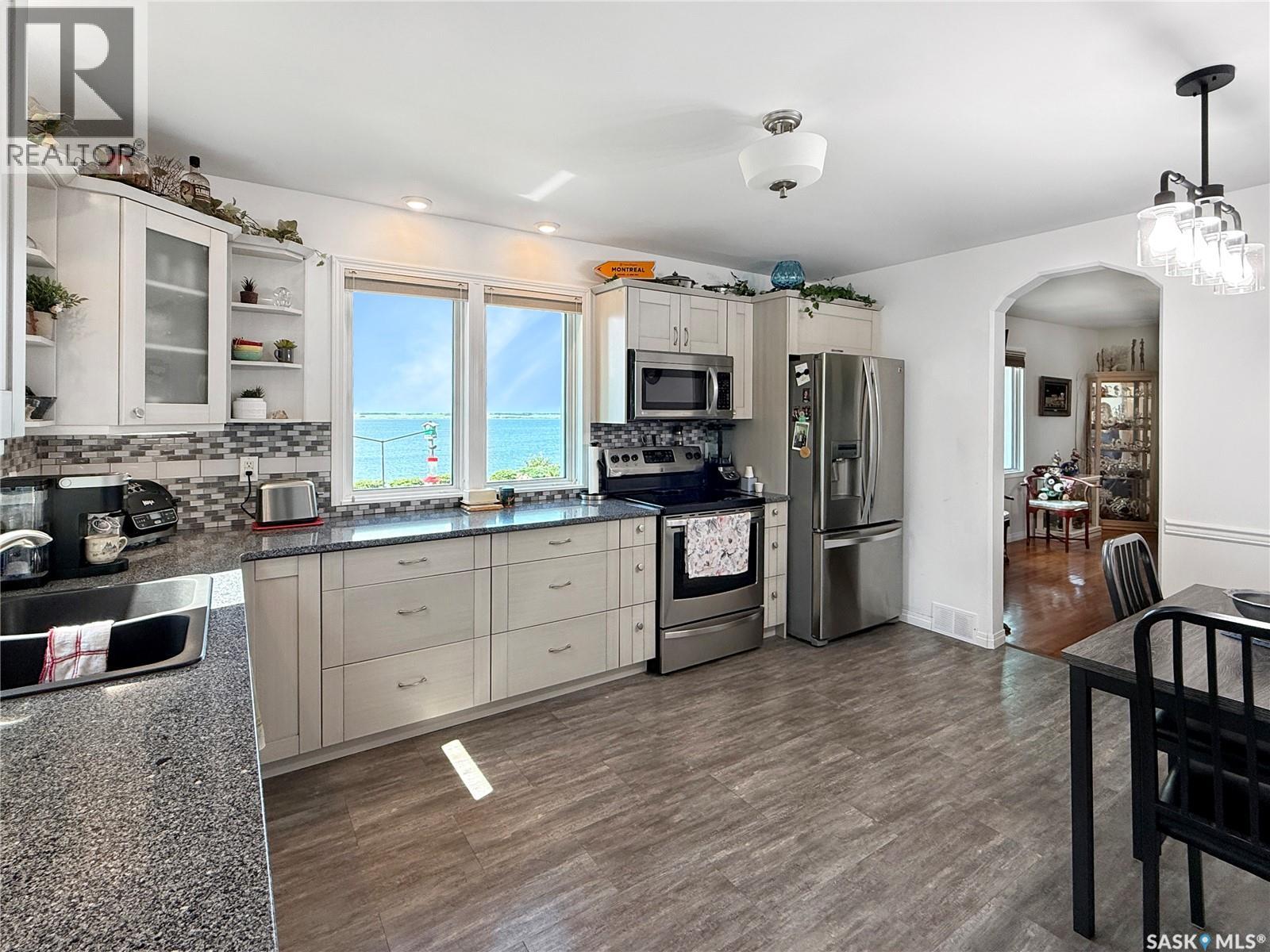 5 Summerfield DRIVE W