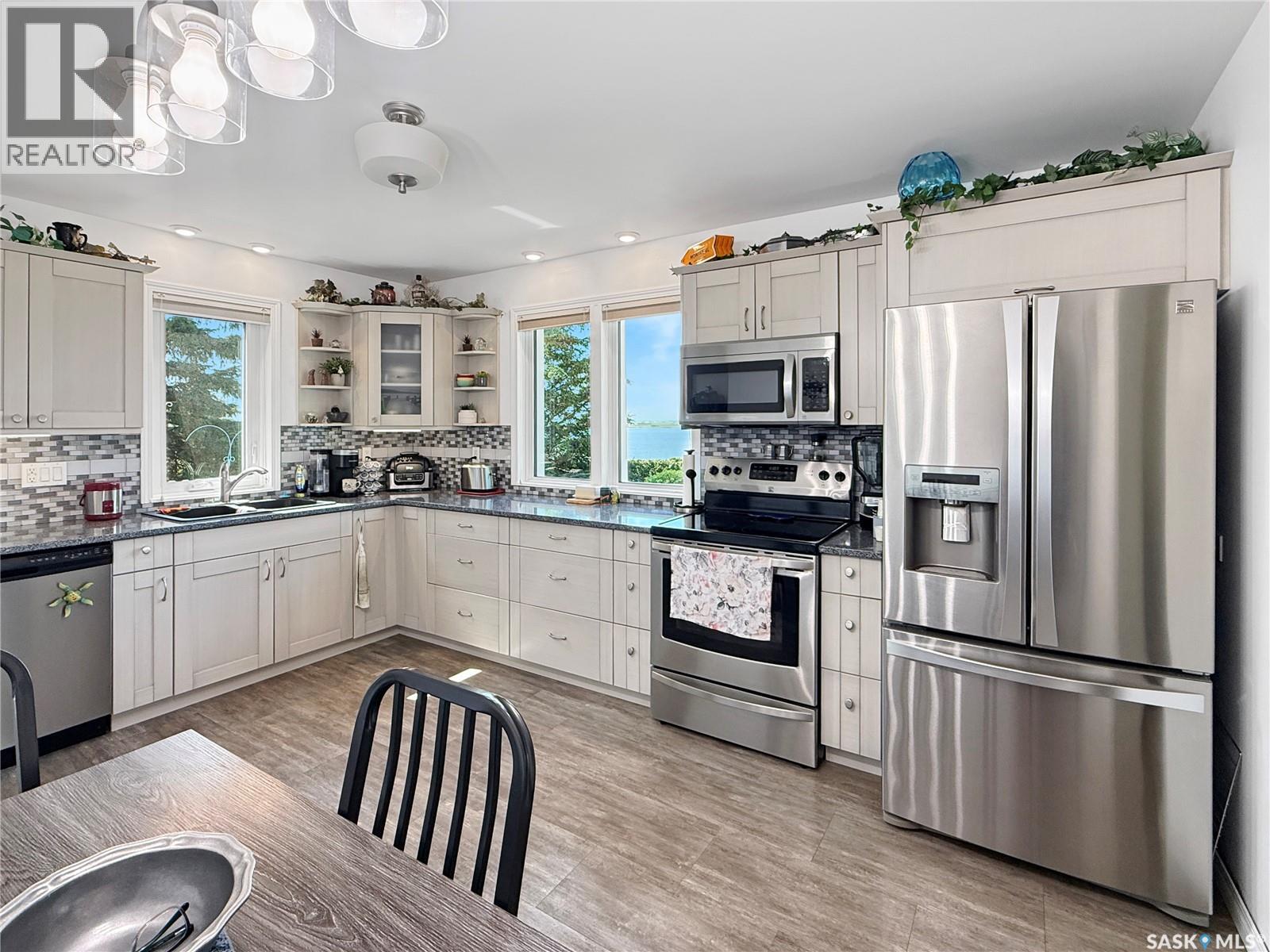 5 Summerfield DRIVE W