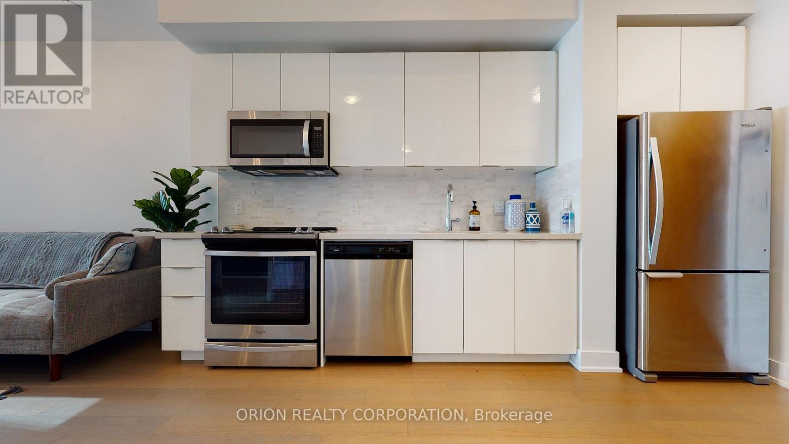332 - 30 SHORE BREEZE DRIVE
