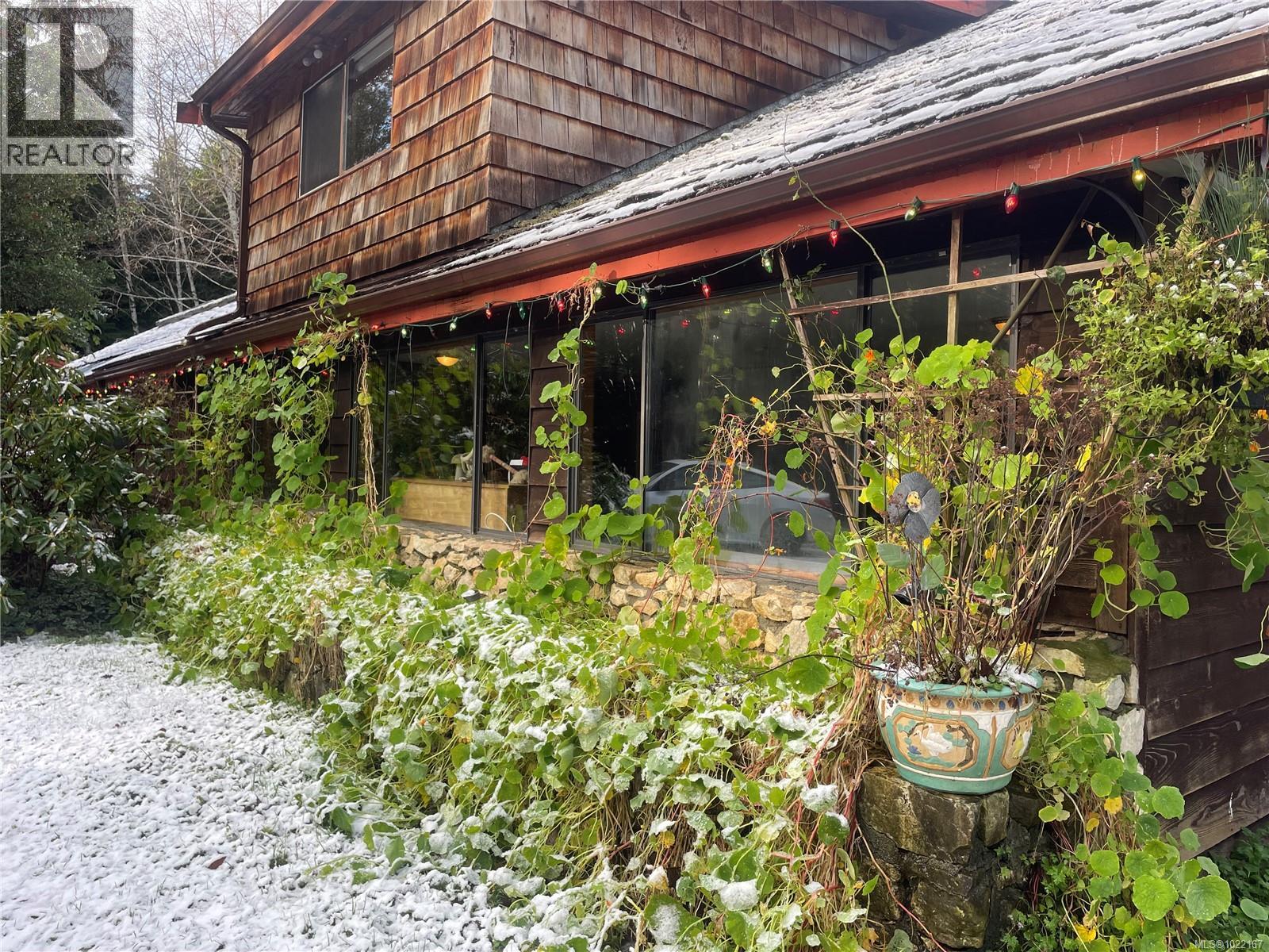 801 Nimpkish Heights Rd