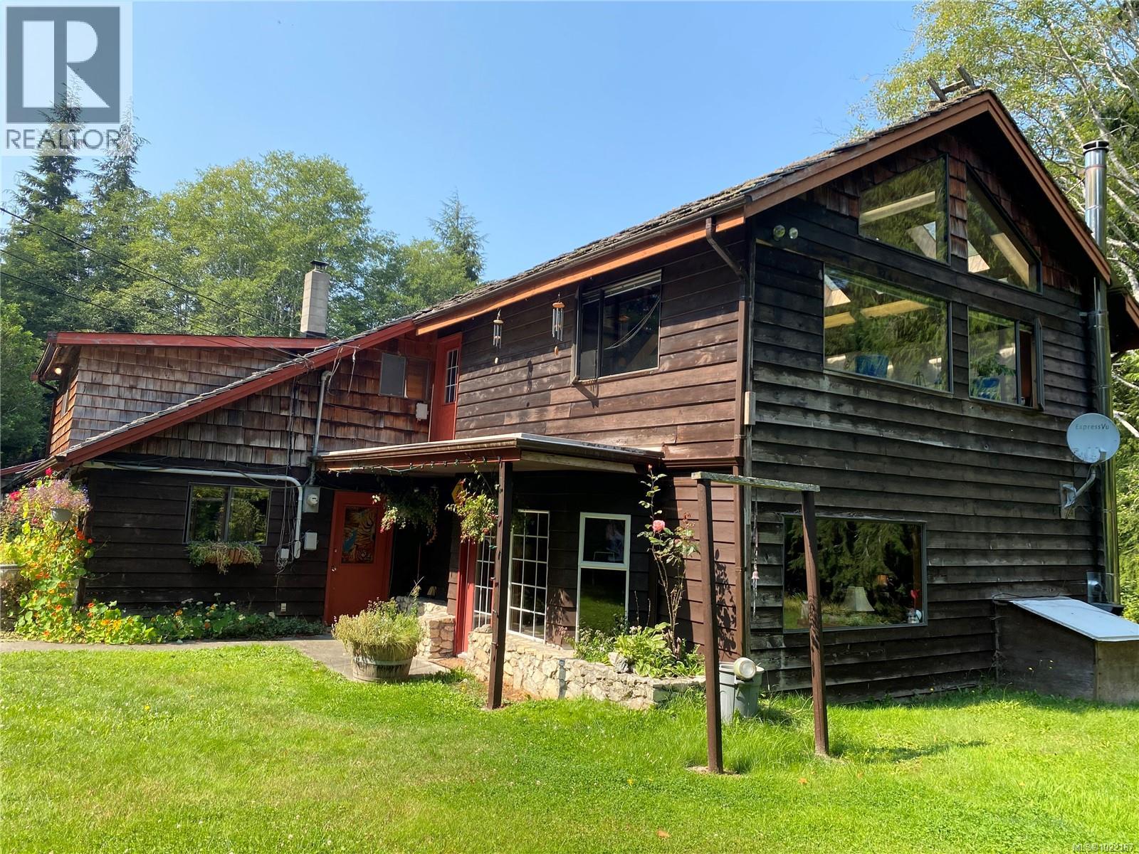 801 Nimpkish Heights Rd