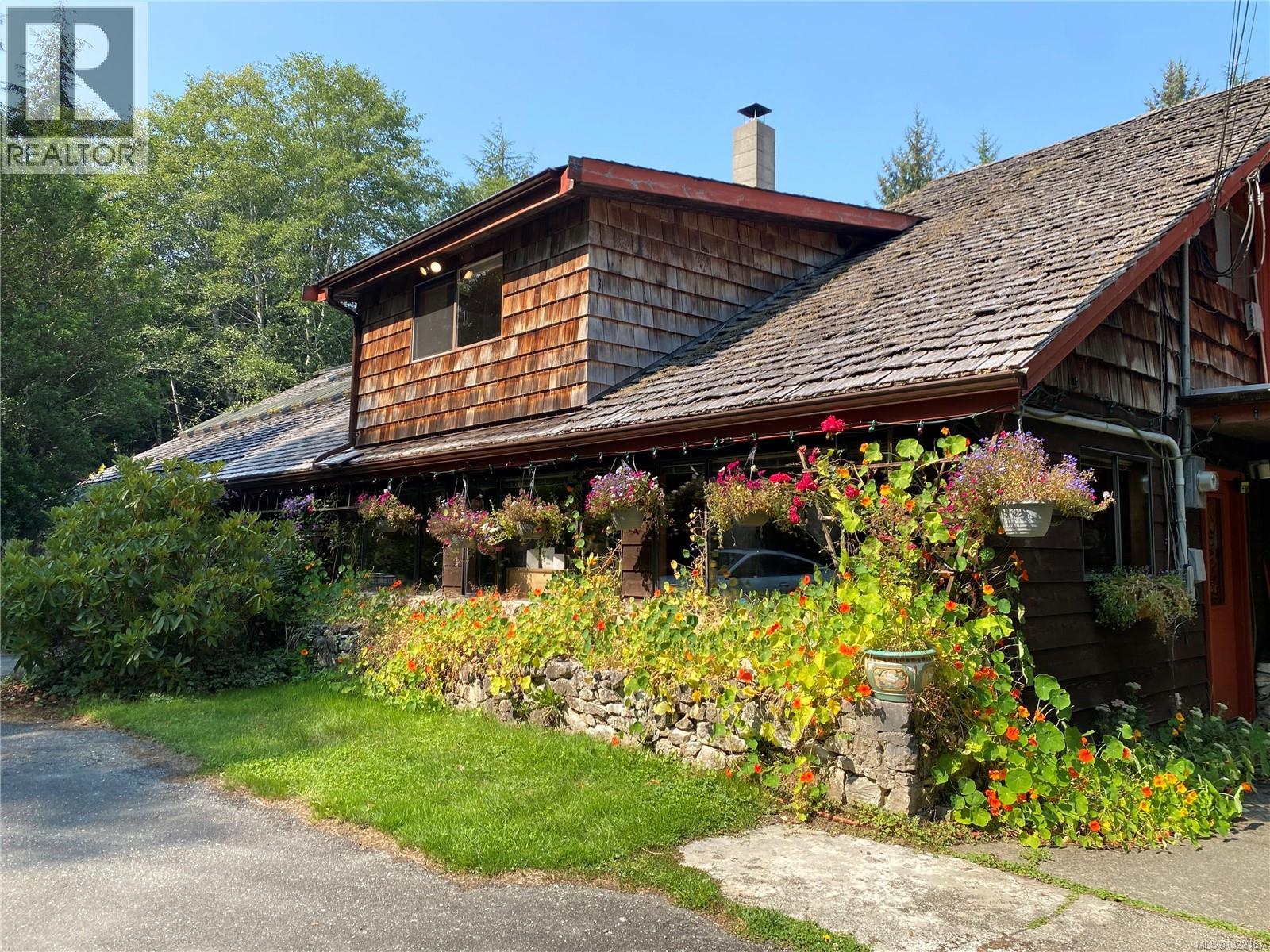 801 Nimpkish Heights Rd