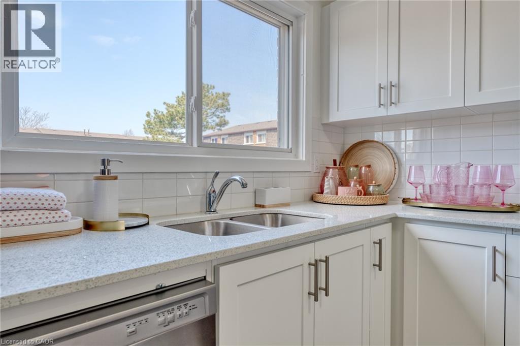 20 ANNA CAPRI Drive Unit# 22