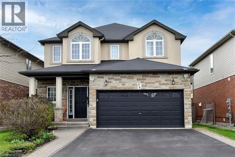 74 LAMPMAN Drive Grimsby ON L3M0E7