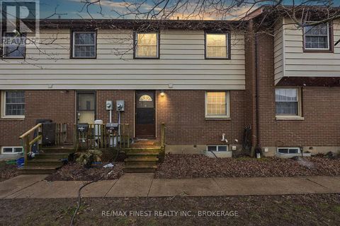 5 - 136 NOTCH HILL ROAD Kingston (Central City West) ON K7M2X1