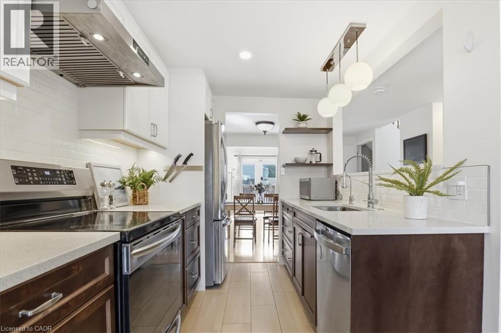 530B ROSEMEADOW Crescent