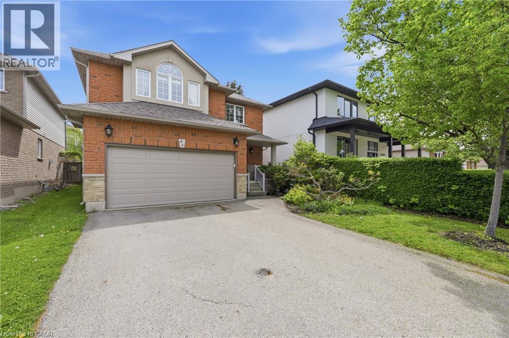 84 DUNCAIRN Crescent